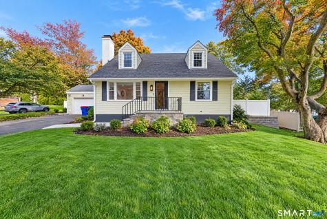 18 Maple Street Trumbull CT 06611