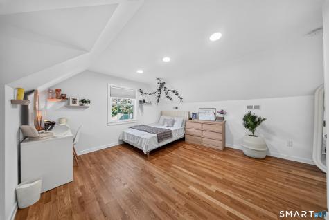 18 Maple Street Trumbull CT 06611