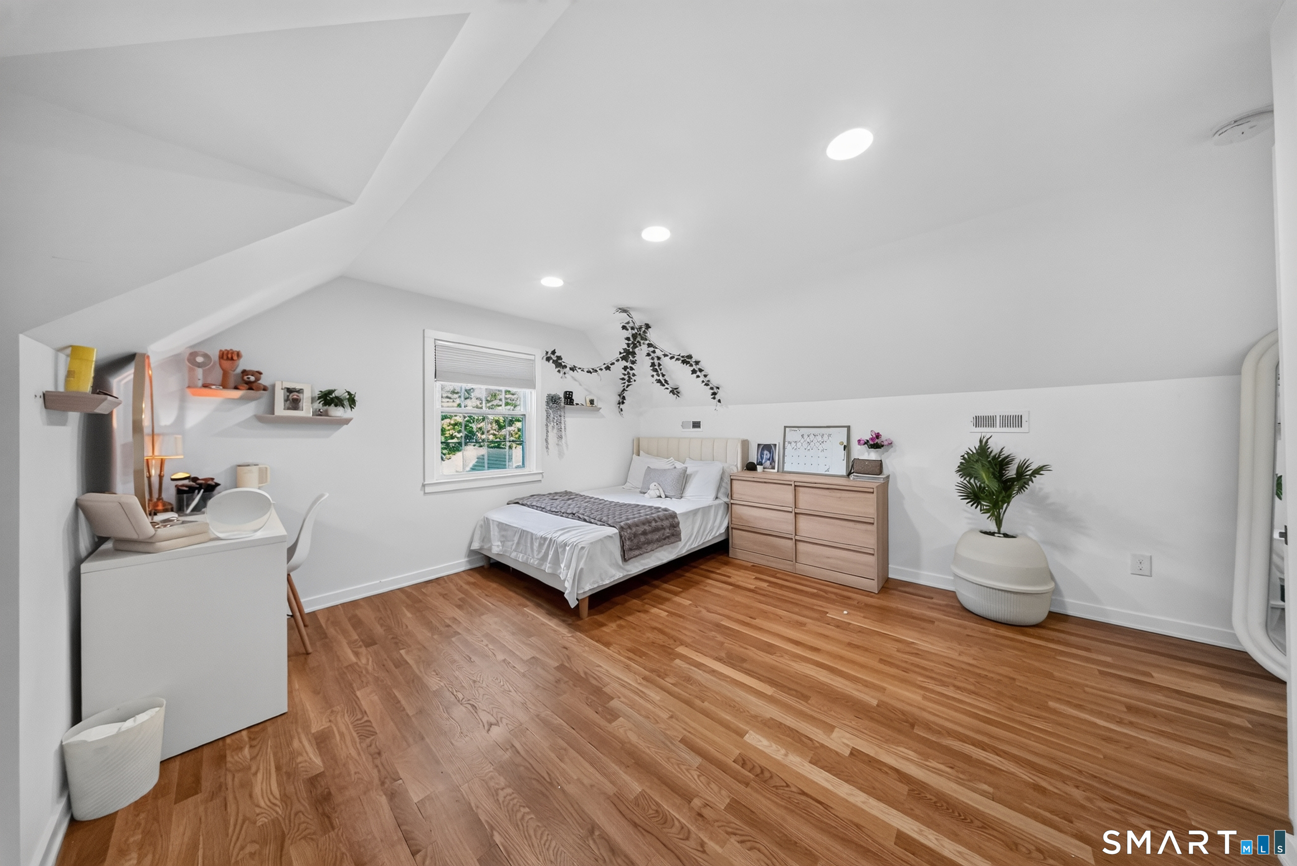 18 Maple Street Trumbull CT 06611