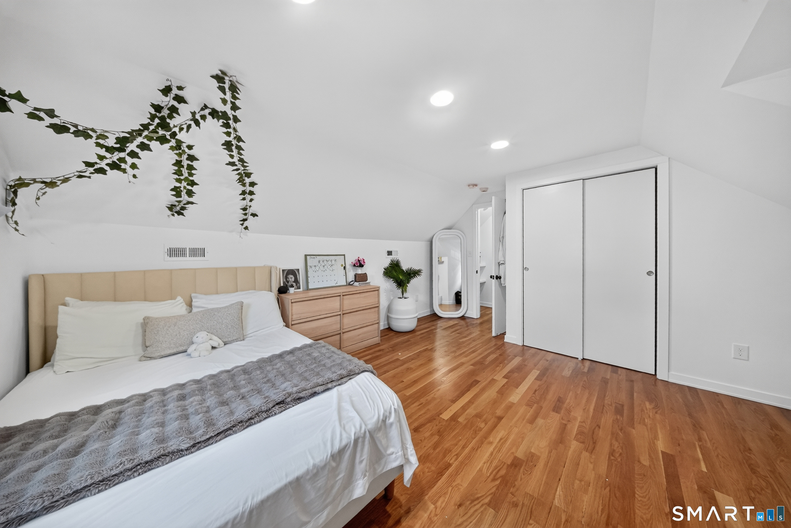 18 Maple Street Trumbull CT 06611