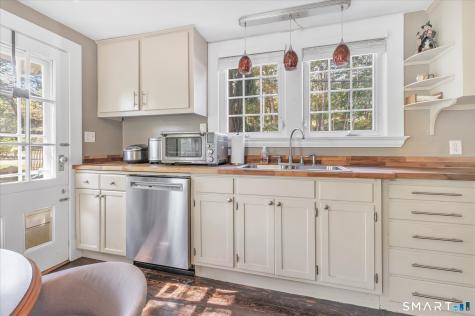 695 Forest Road West Haven CT 06516