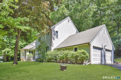 29 Foxwood Road Trumbull CT 06611