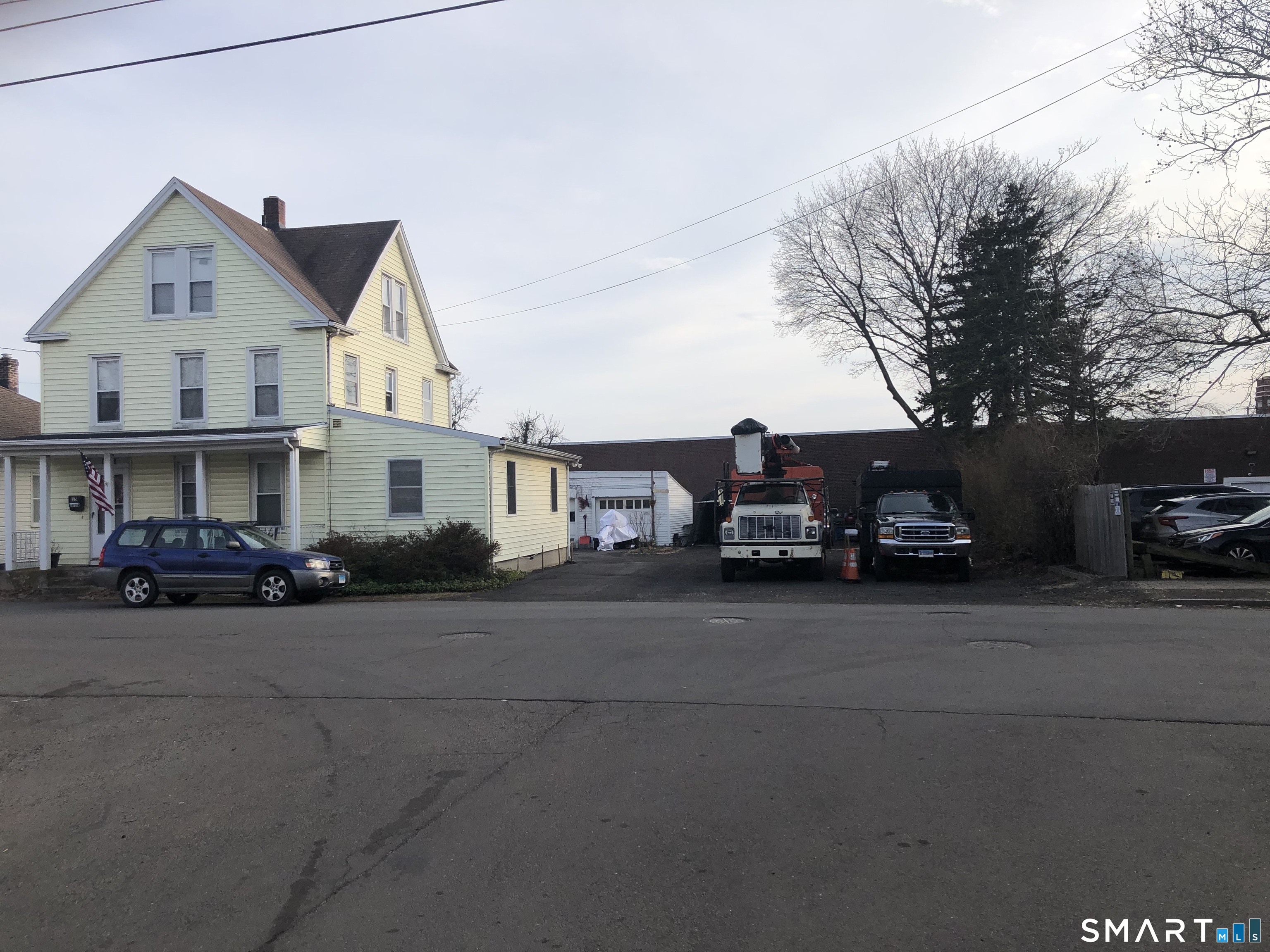 15 Oregon Avenue Hamden CT 06514