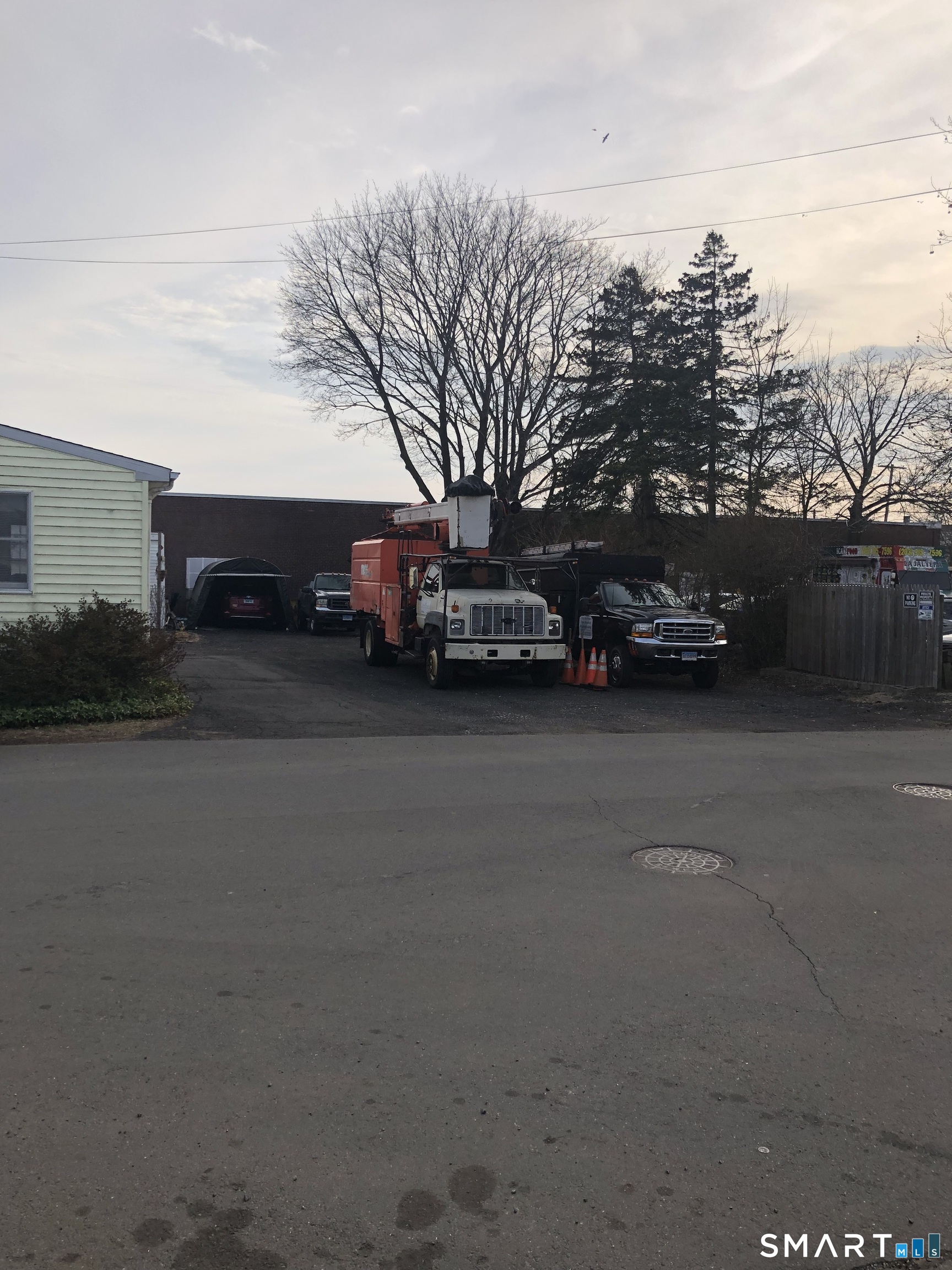 15 Oregon Avenue Hamden CT 06514