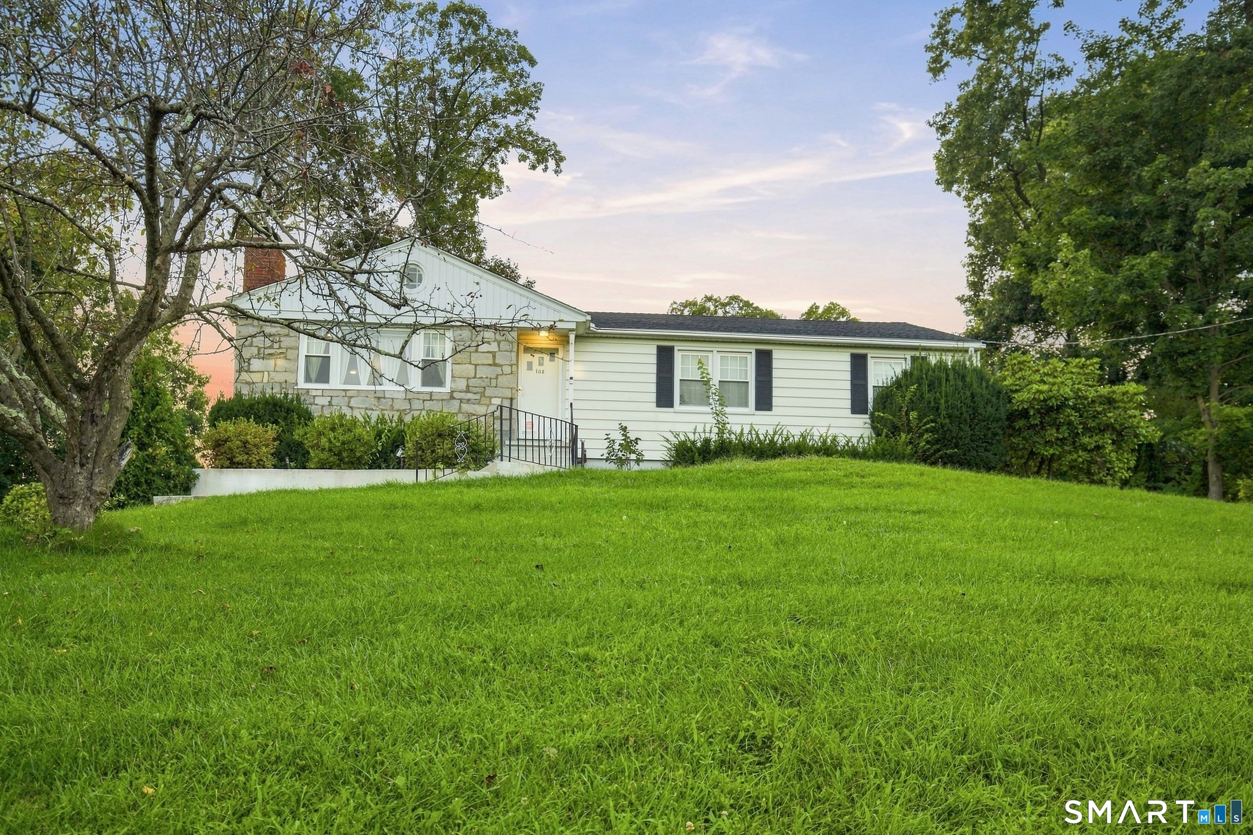 108 Pleasant Avenue East Haven CT 06512