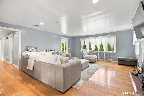 108 Pleasant Avenue East Haven CT 06512