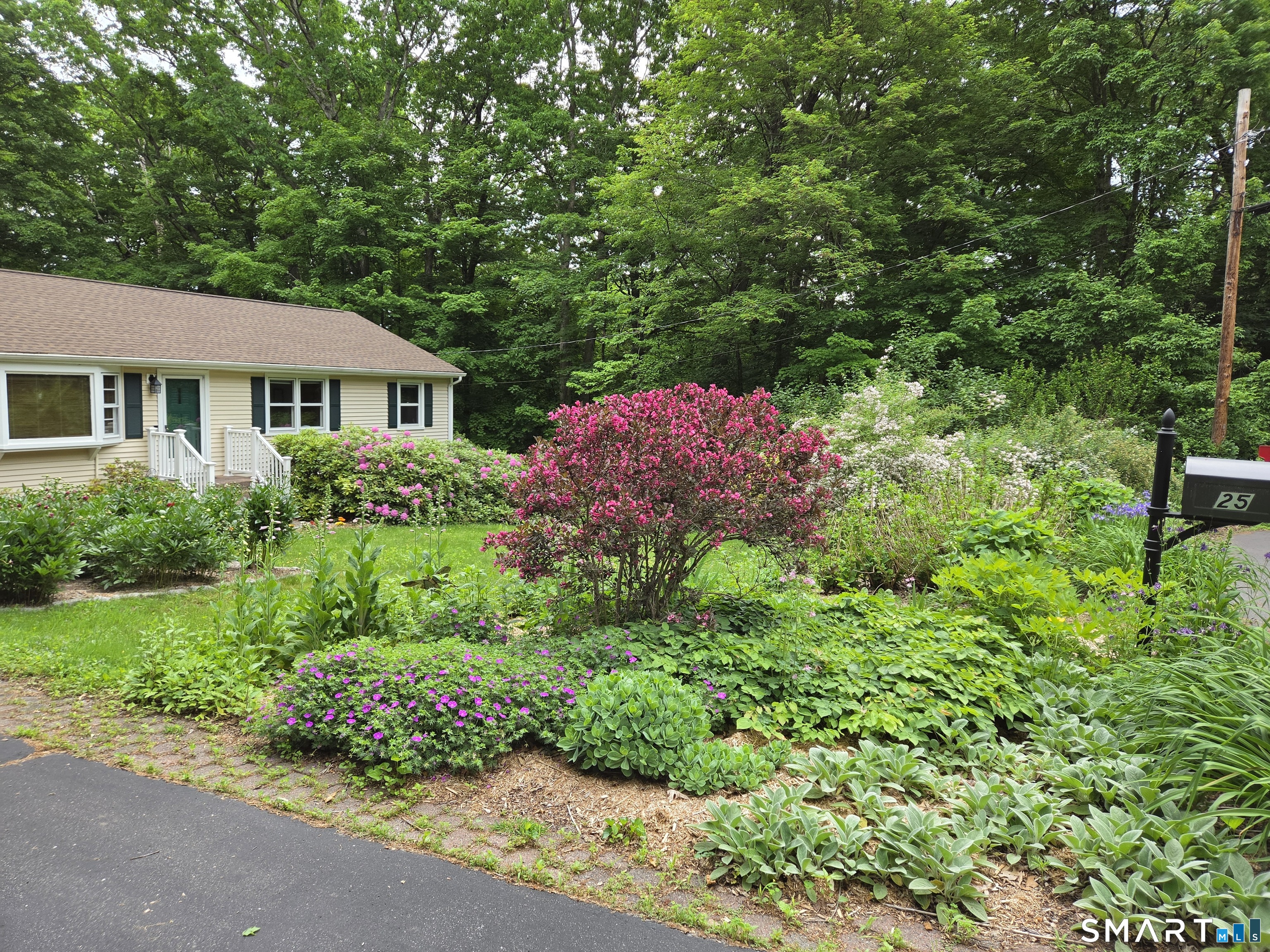 25 Mountain View Road Bethany CT 06524