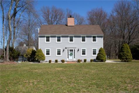 8 Village Lane Burlington CT 06013