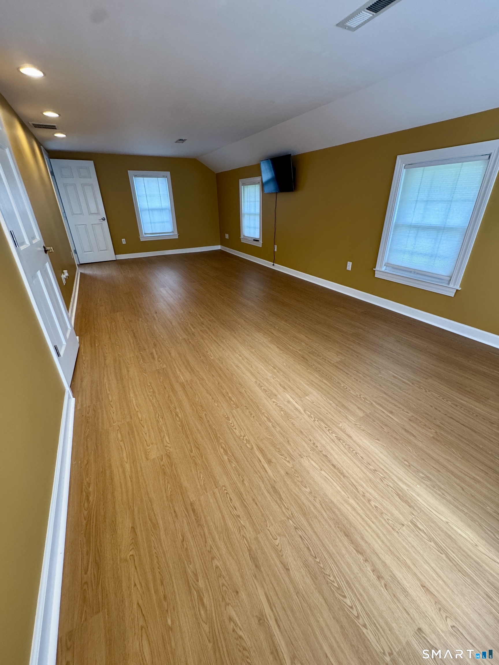 834 Bee Street Meriden CT 06450