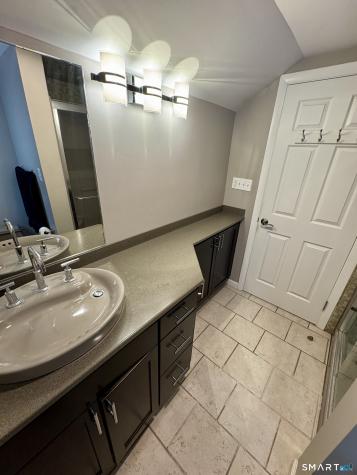 834 Bee Street Meriden CT 06450