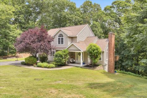 39 Viola Drive East Hampton CT 06424