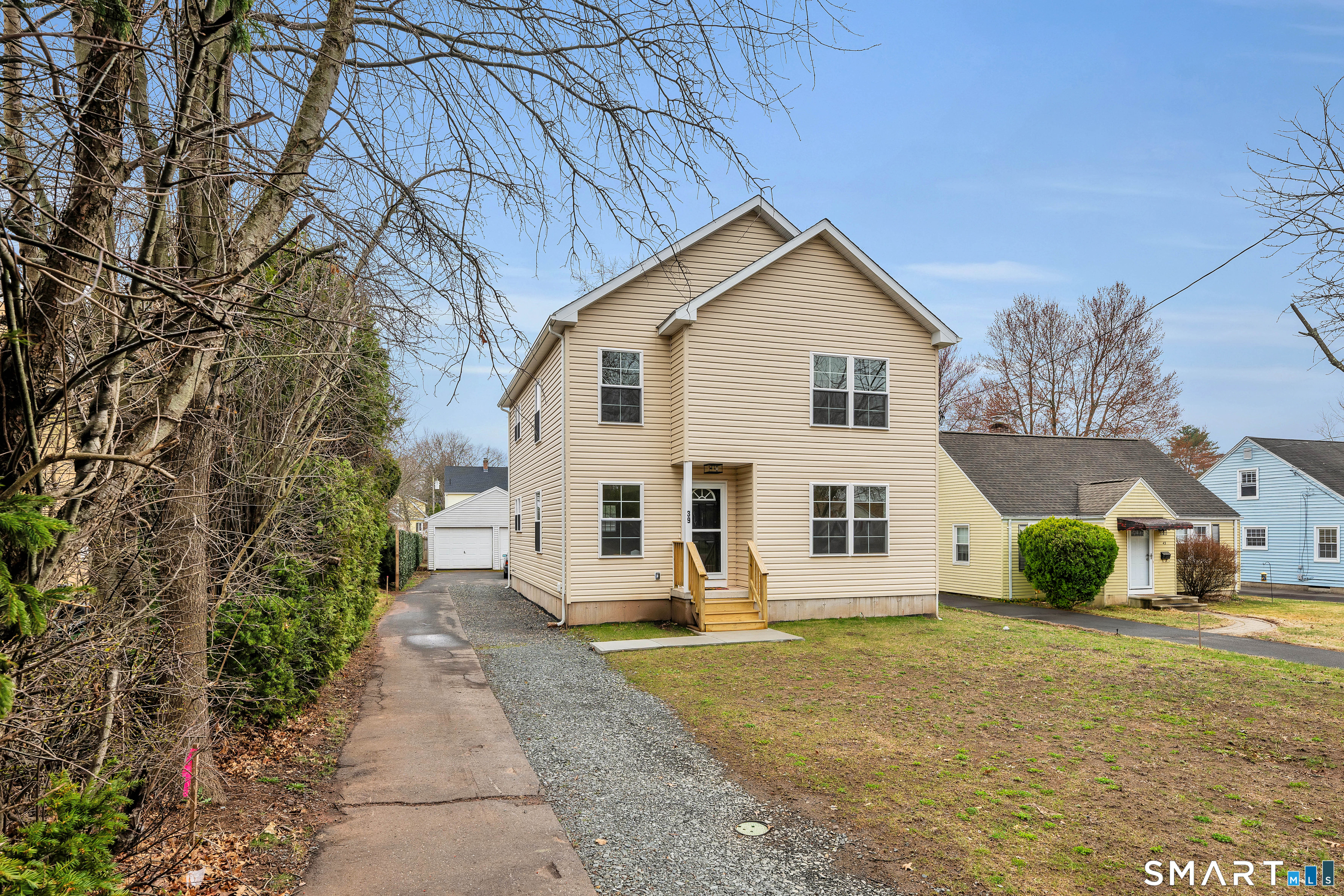 39 Robbins Avenue Newington CT 06111