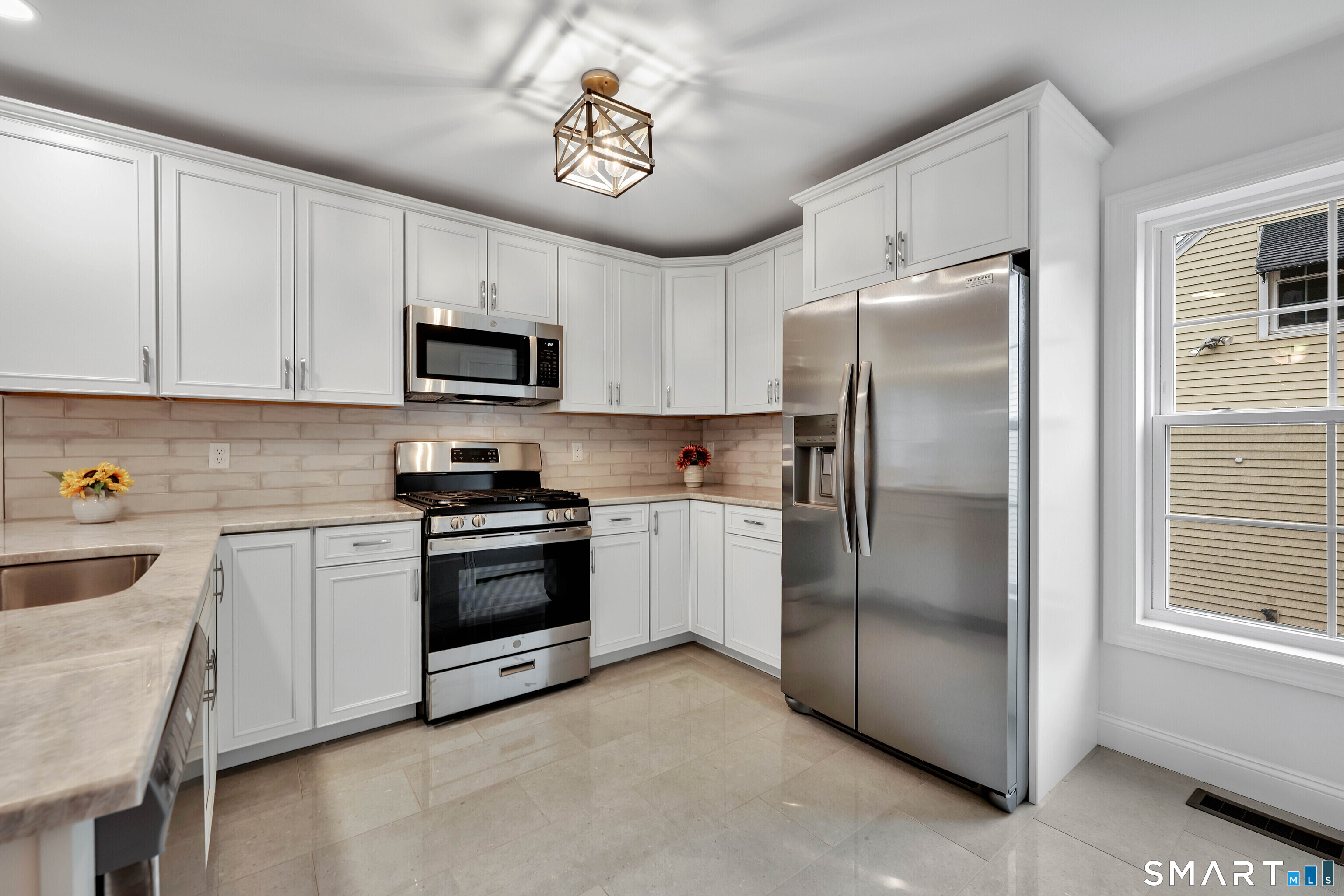 39 Robbins Avenue Newington CT 06111