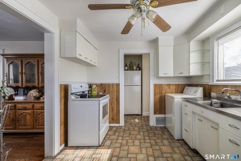 61 Astoria Avenue Bridgeport CT 06604