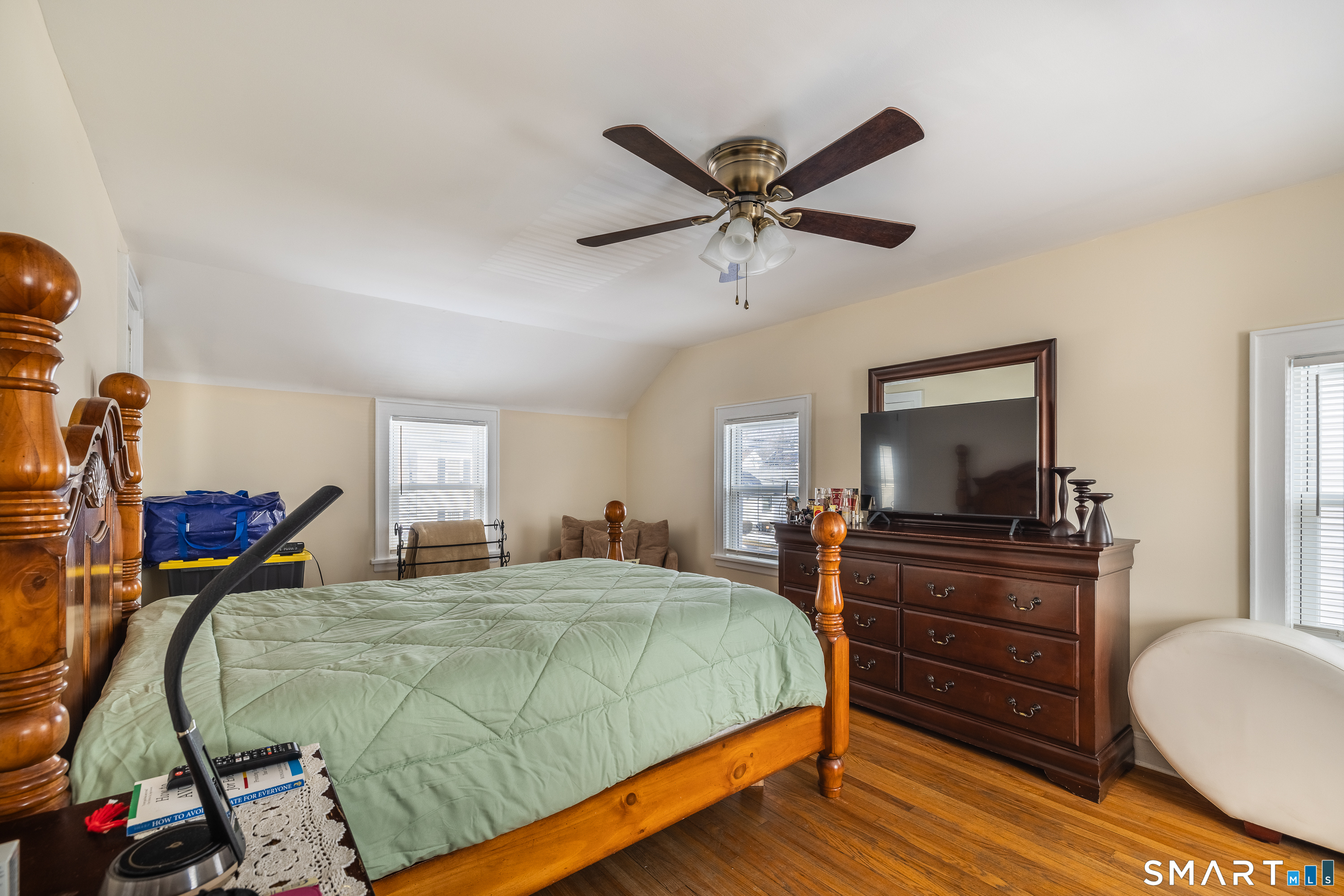 61 Astoria Avenue Bridgeport CT 06604