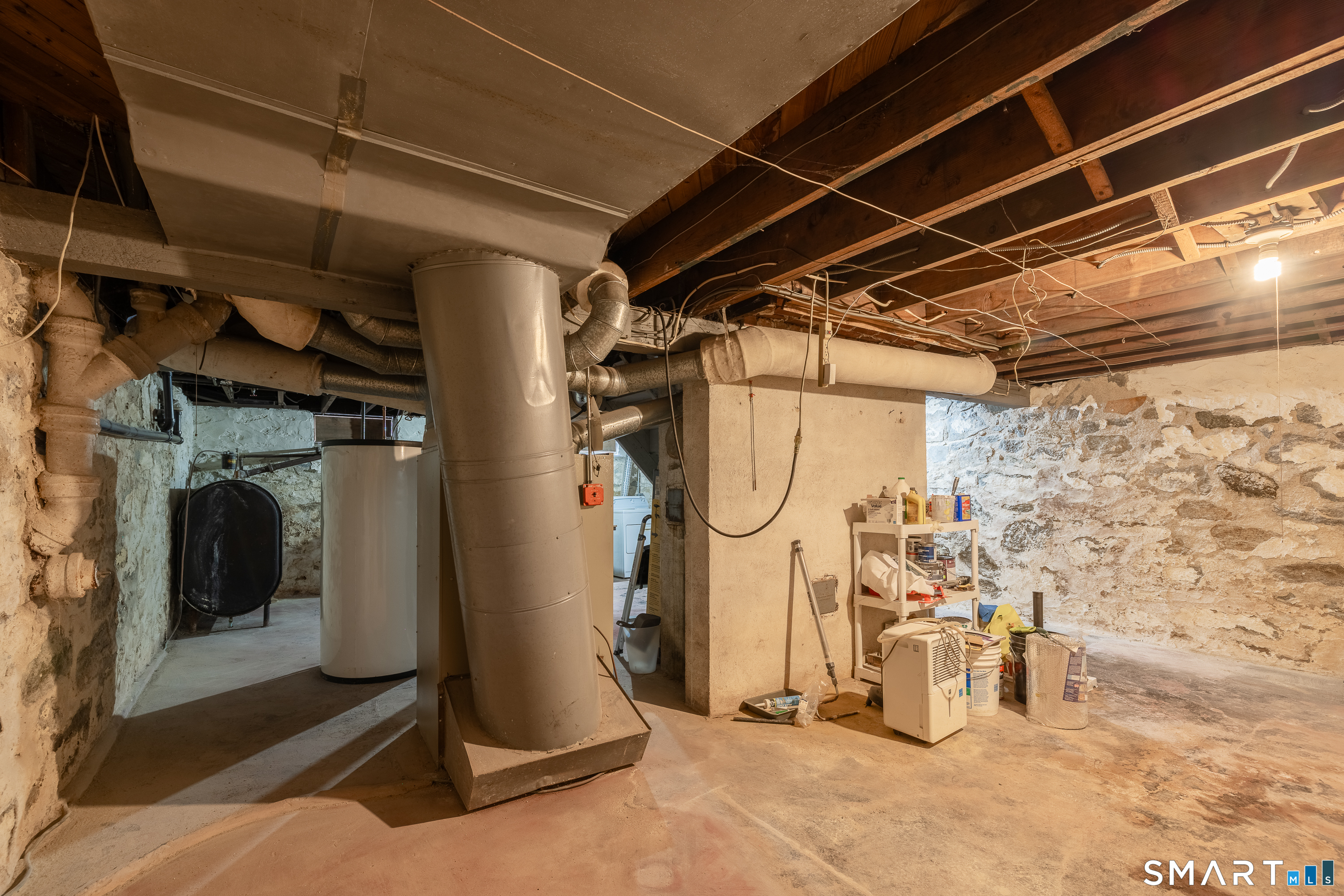 61 Astoria Avenue Bridgeport CT 06604