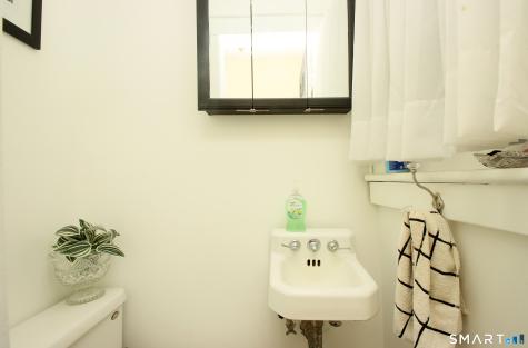 12 Edgewood Avenue Ansonia CT 06401