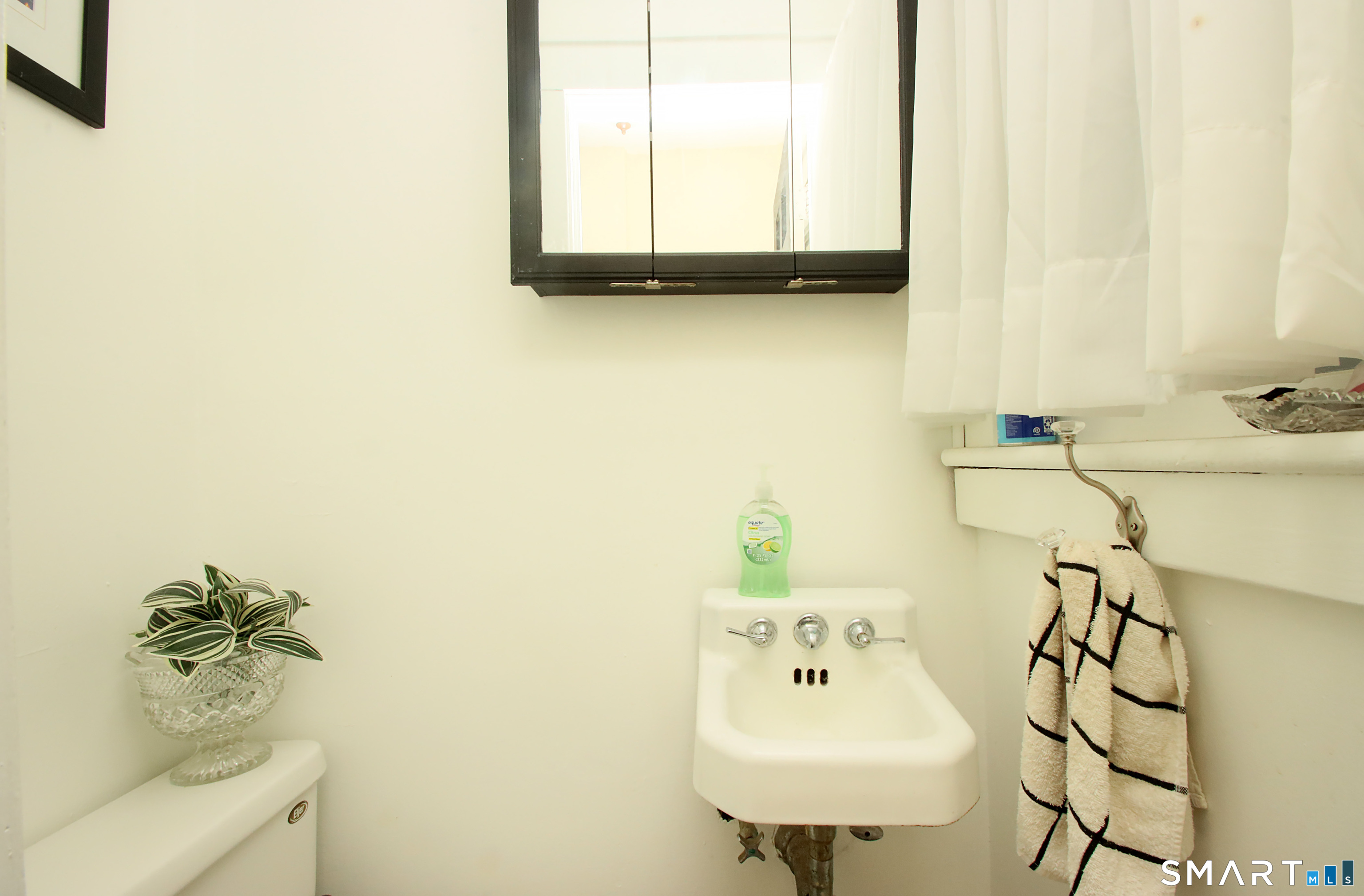 12 Edgewood Avenue Ansonia CT 06401