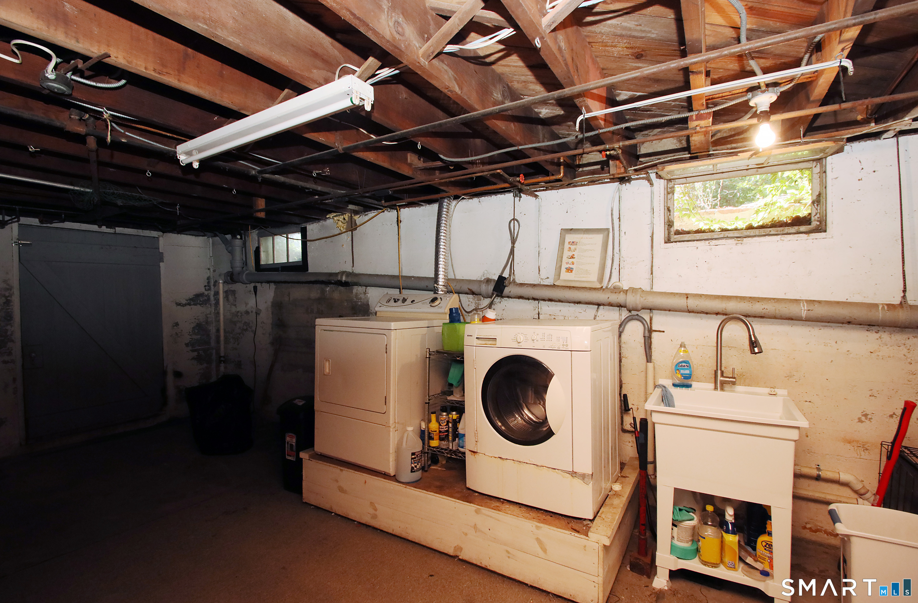 12 Edgewood Avenue Ansonia CT 06401