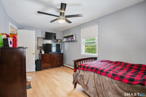 25 Sheffield Lane Bristol CT 06010