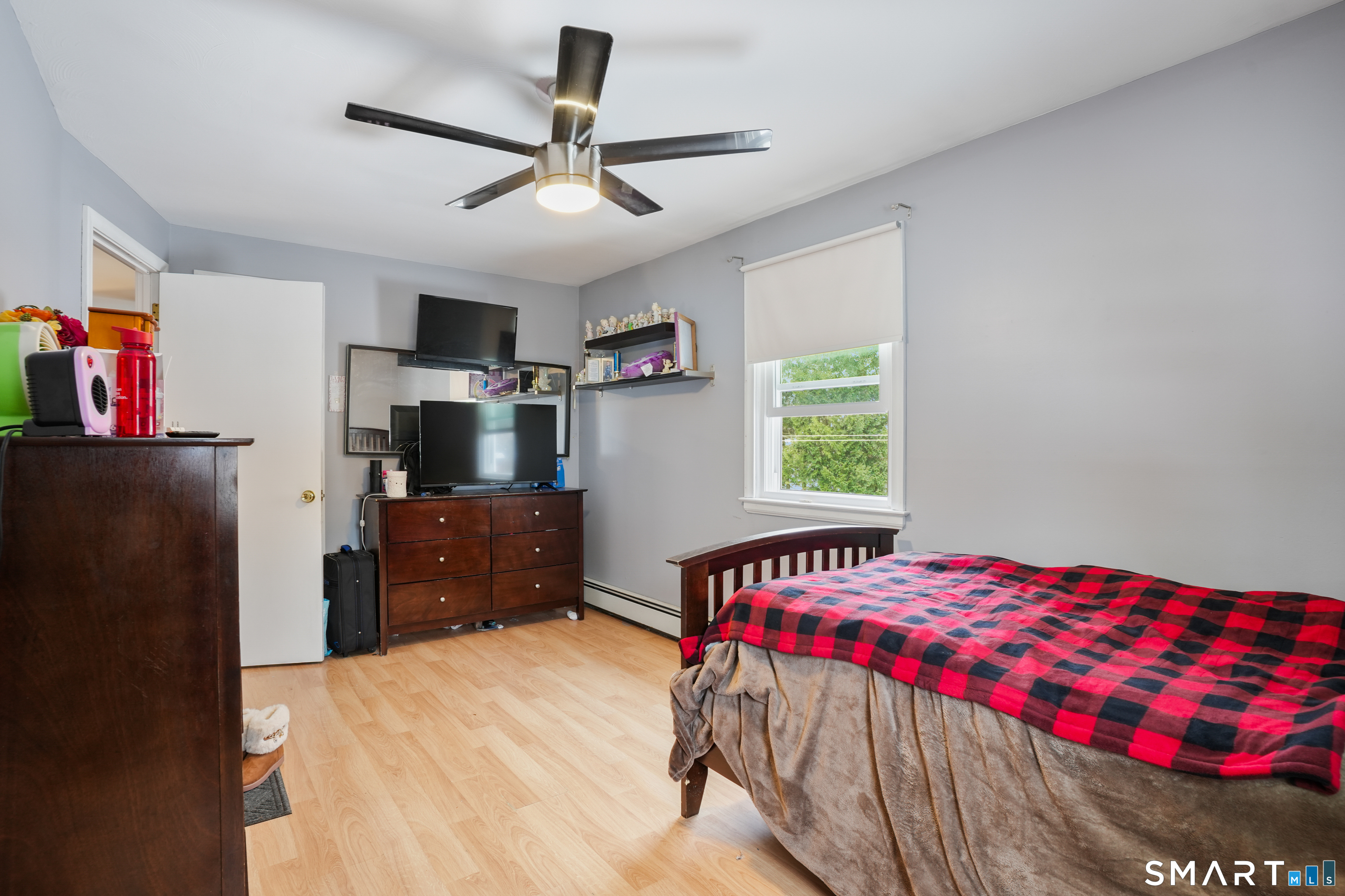 25 Sheffield Lane Bristol CT 06010