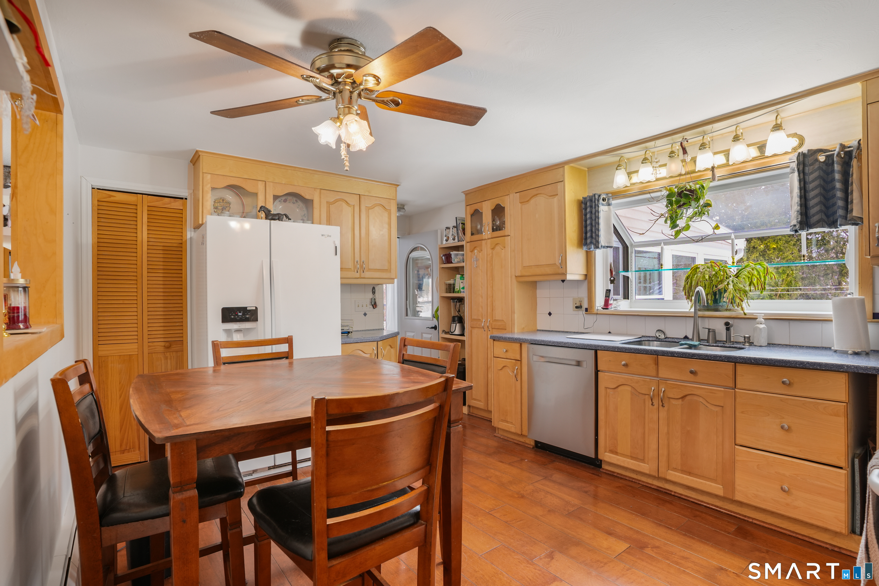 25 Sheffield Lane Bristol CT 06010