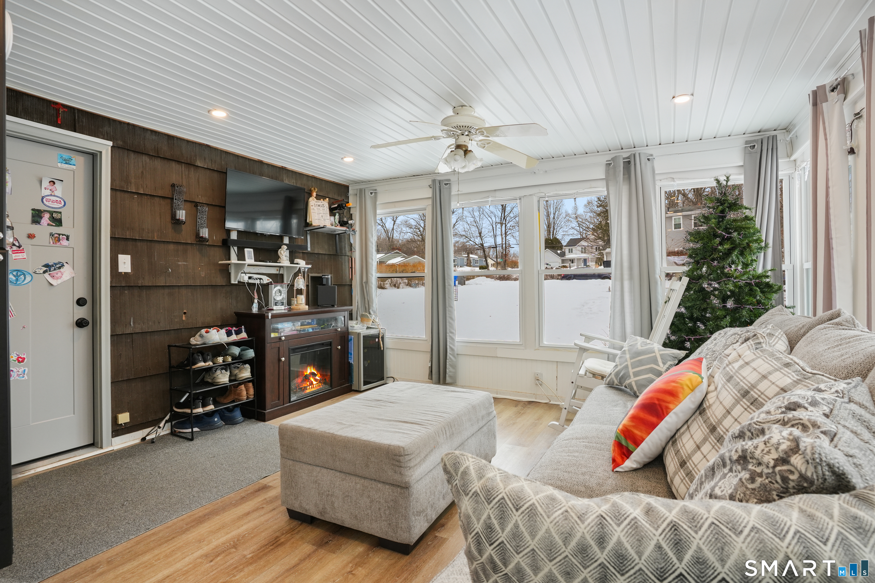 25 Sheffield Lane Bristol CT 06010