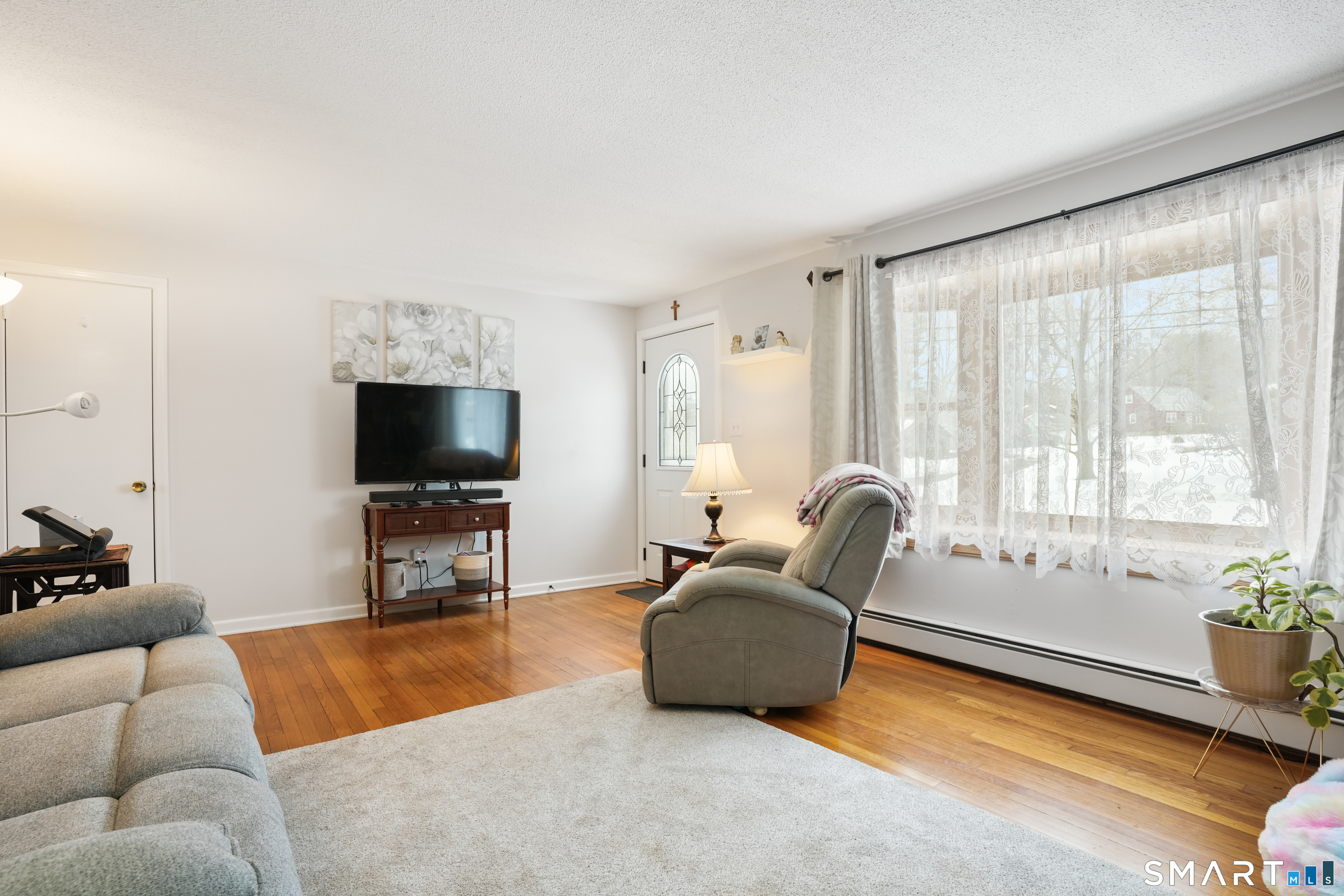 25 Sheffield Lane Bristol CT 06010