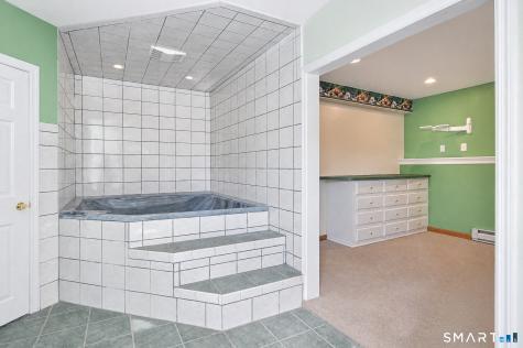 1 Hayestown Heights Danbury CT 06811