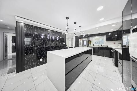 92 Pearl Lake Road Waterbury CT 06706