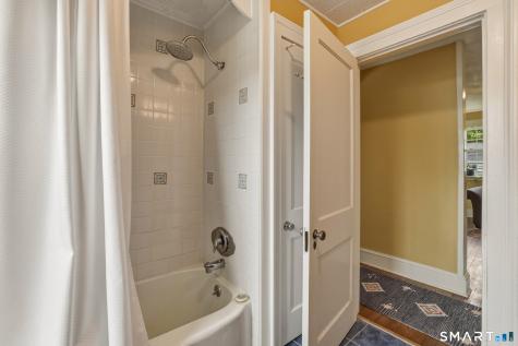47 Gerard Street Manchester CT 06040