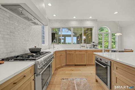 32 Guernsey Lane Avon CT 06001