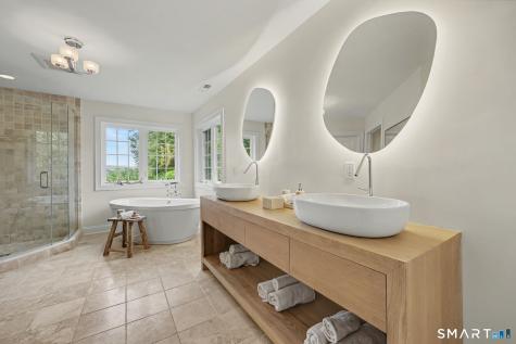 32 Guernsey Lane Avon CT 06001