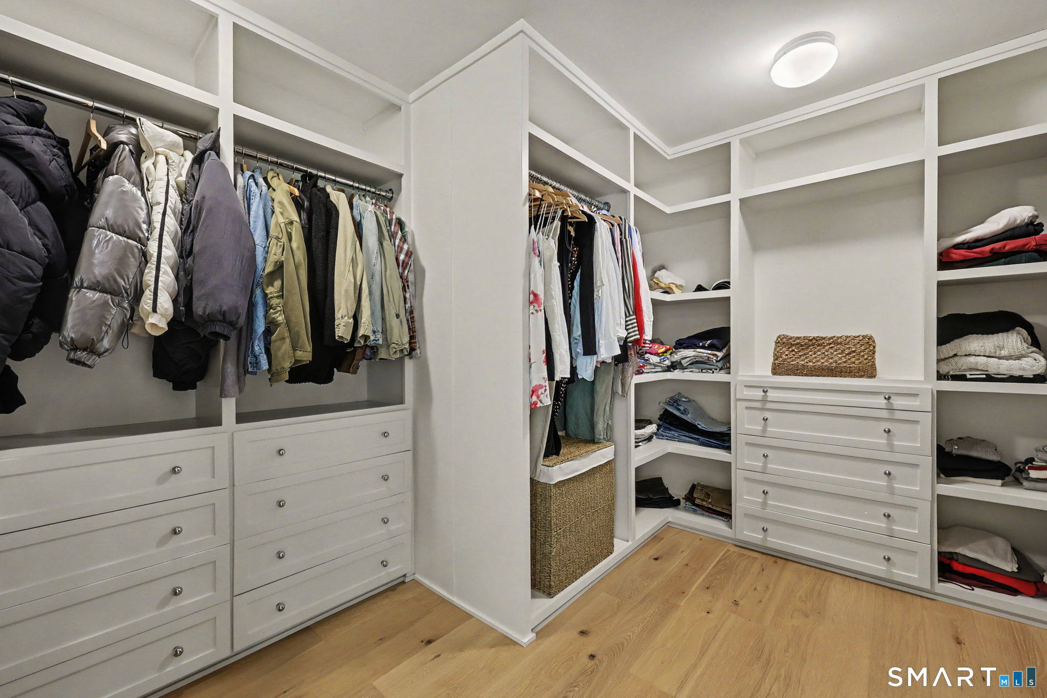 32 Guernsey Lane Avon CT 06001