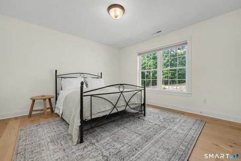 32 Guernsey Lane Avon CT 06001