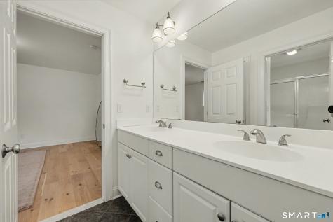 32 Guernsey Lane Avon CT 06001