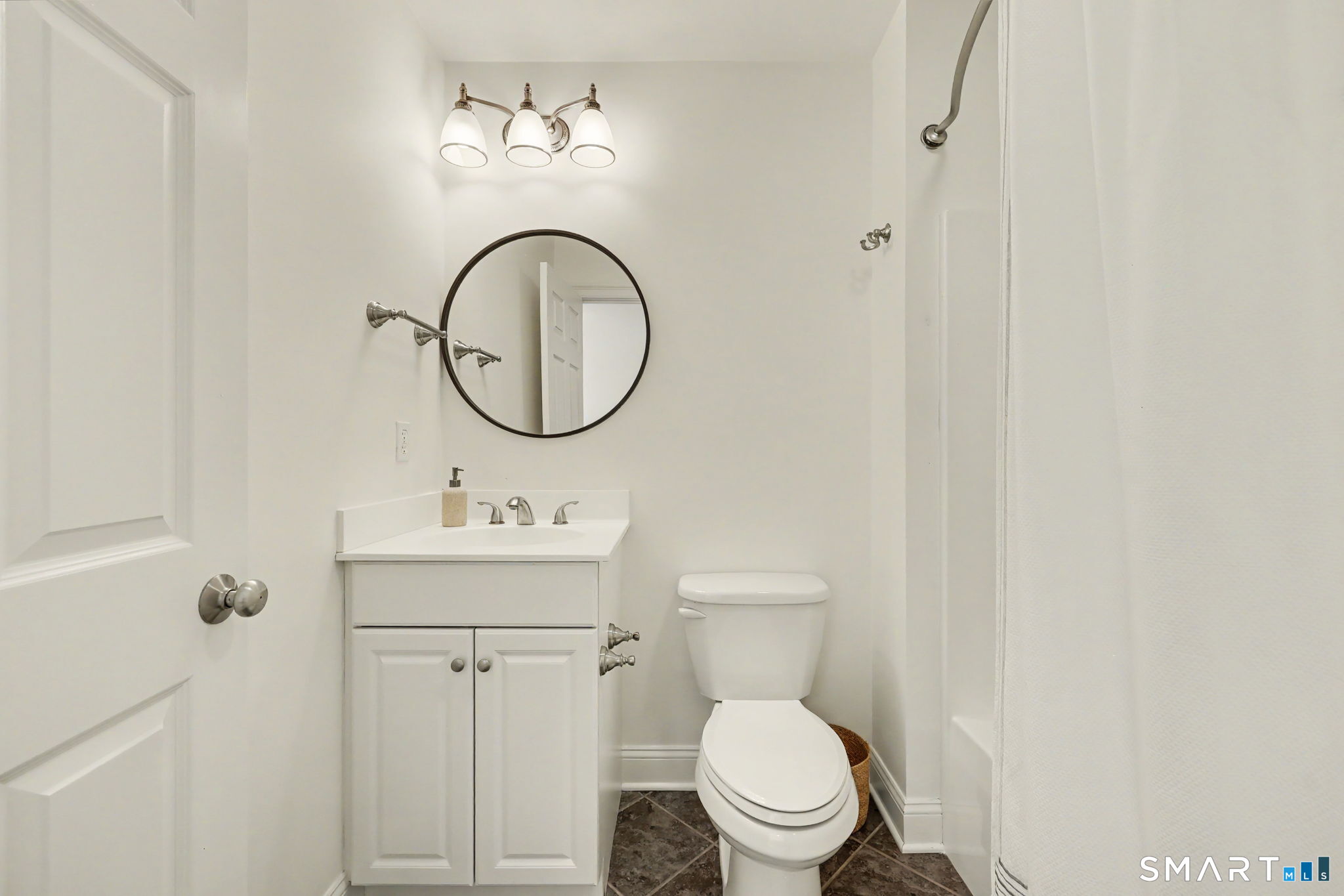 32 Guernsey Lane Avon CT 06001