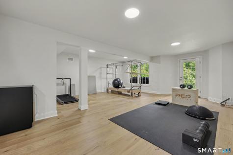 32 Guernsey Lane Avon CT 06001