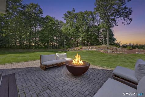 32 Guernsey Lane Avon CT 06001