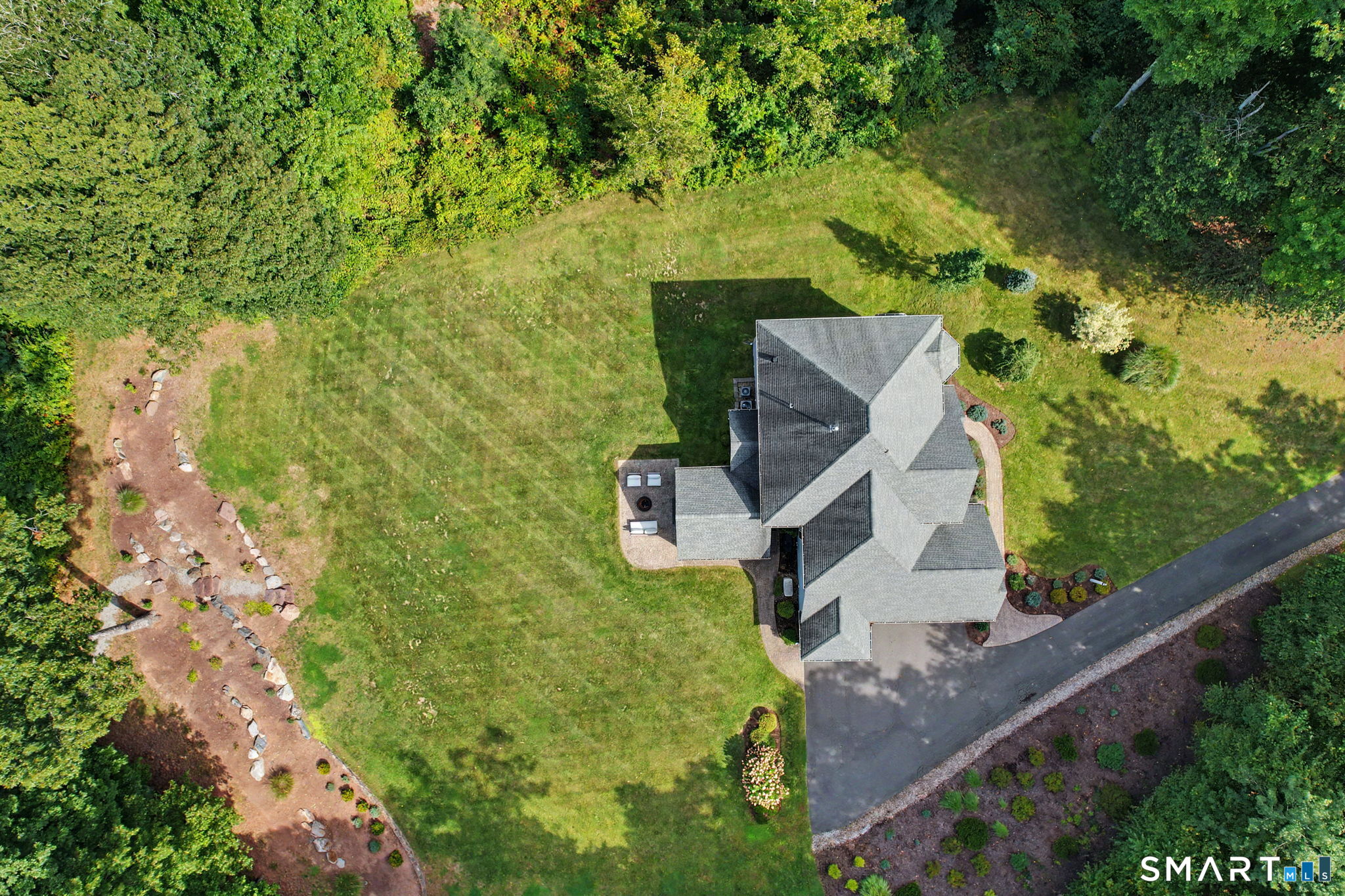 32 Guernsey Lane Avon CT 06001
