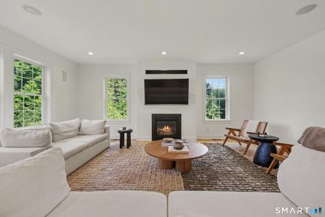 32 Guernsey Lane Avon CT 06001