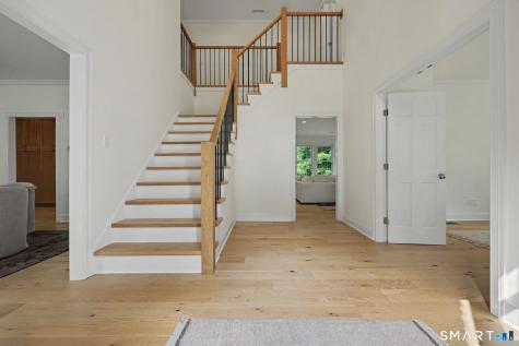 32 Guernsey Lane Avon CT 06001