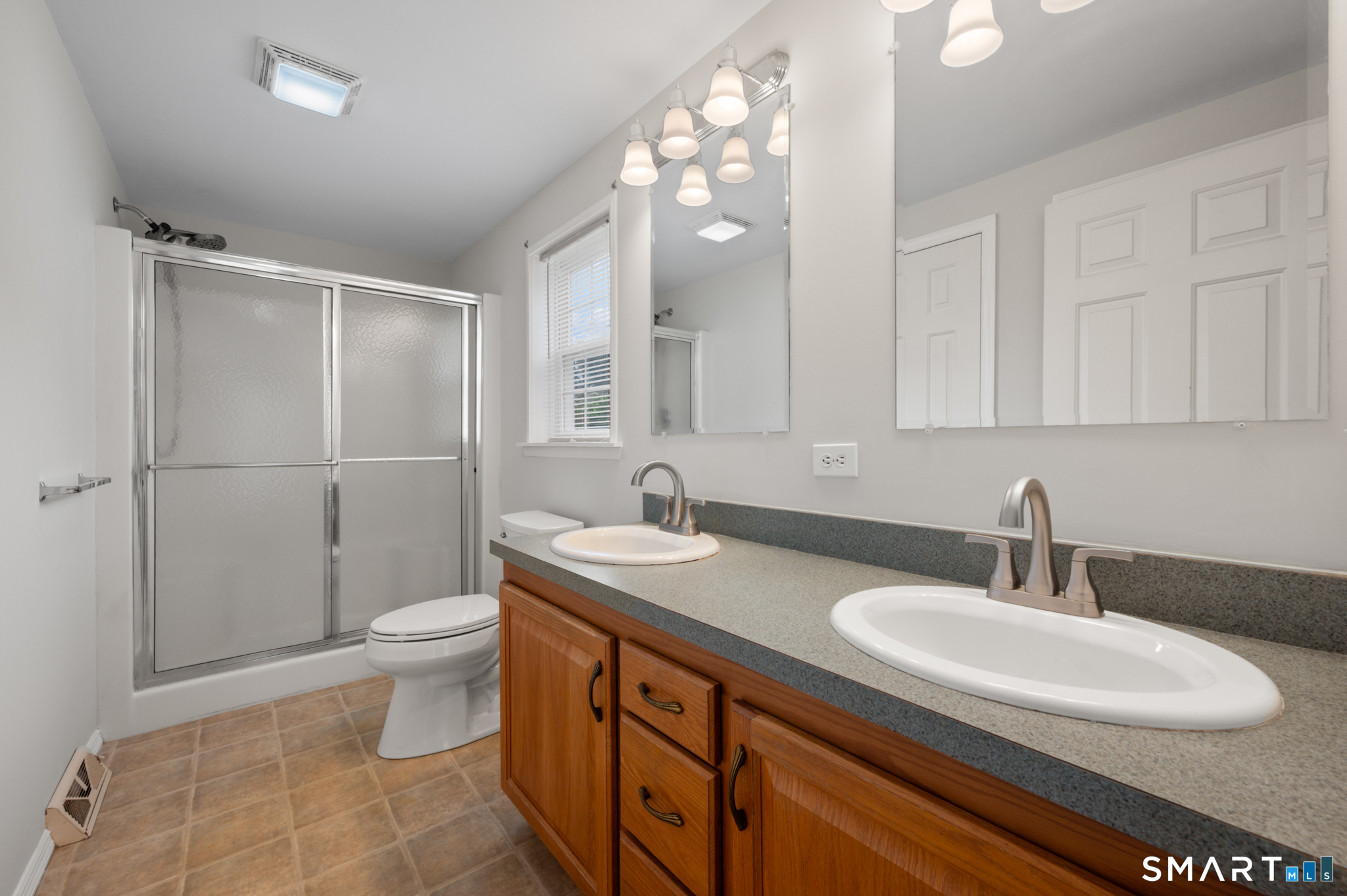 8 Rose Court East Windsor CT 06088