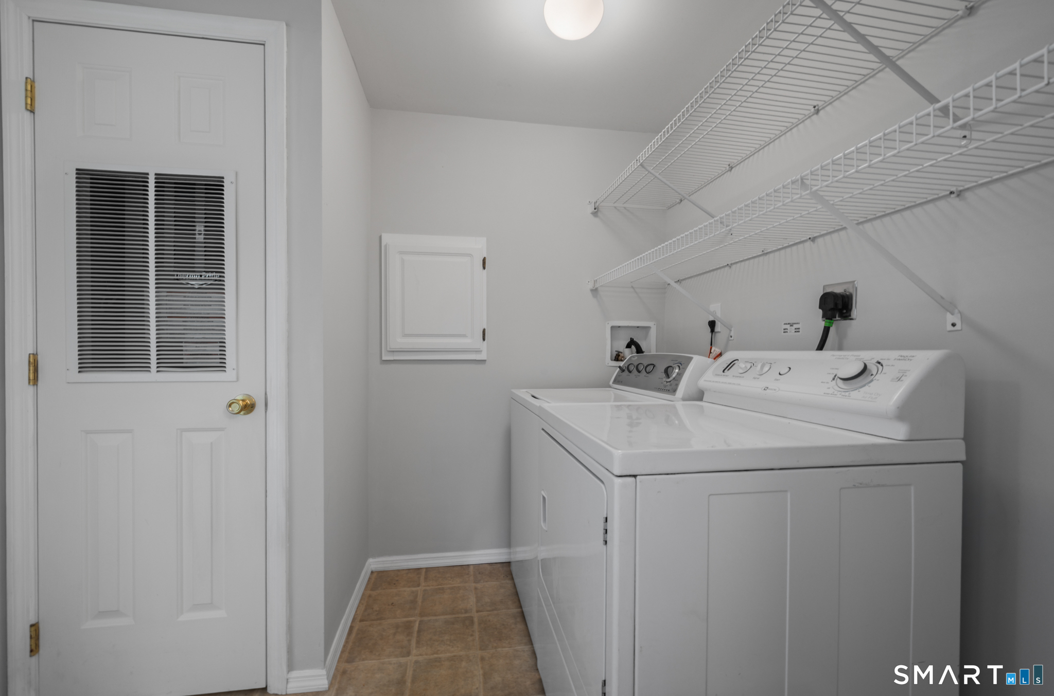 8 Rose Court East Windsor CT 06088