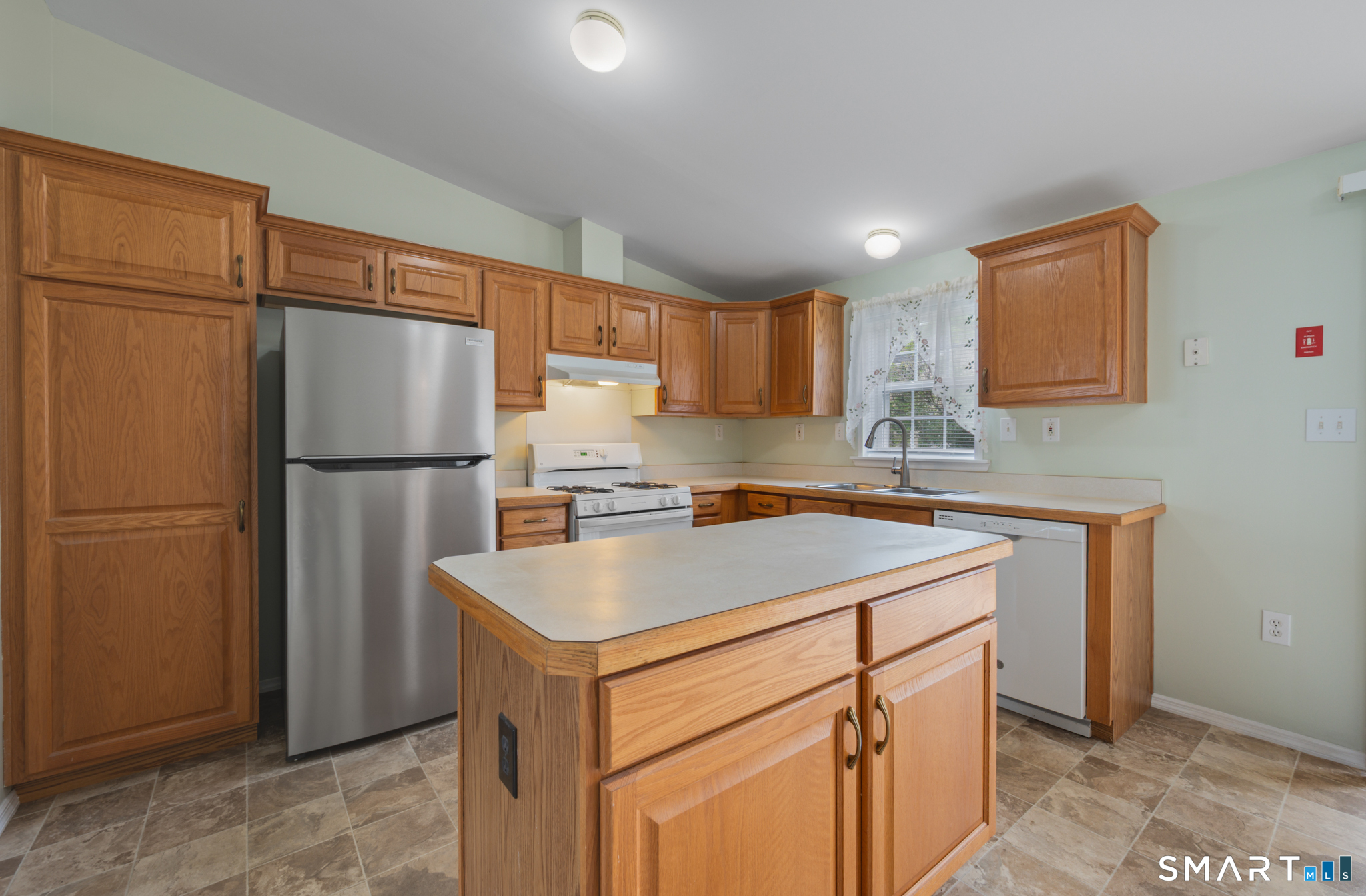 8 Rose Court East Windsor CT 06088