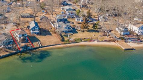 33 Saunders Drive East Lyme CT 06357