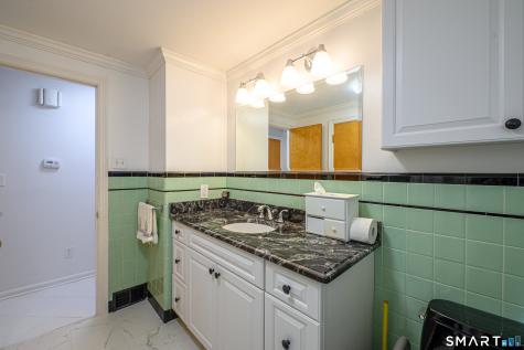 25 River Road East Haven CT 06512