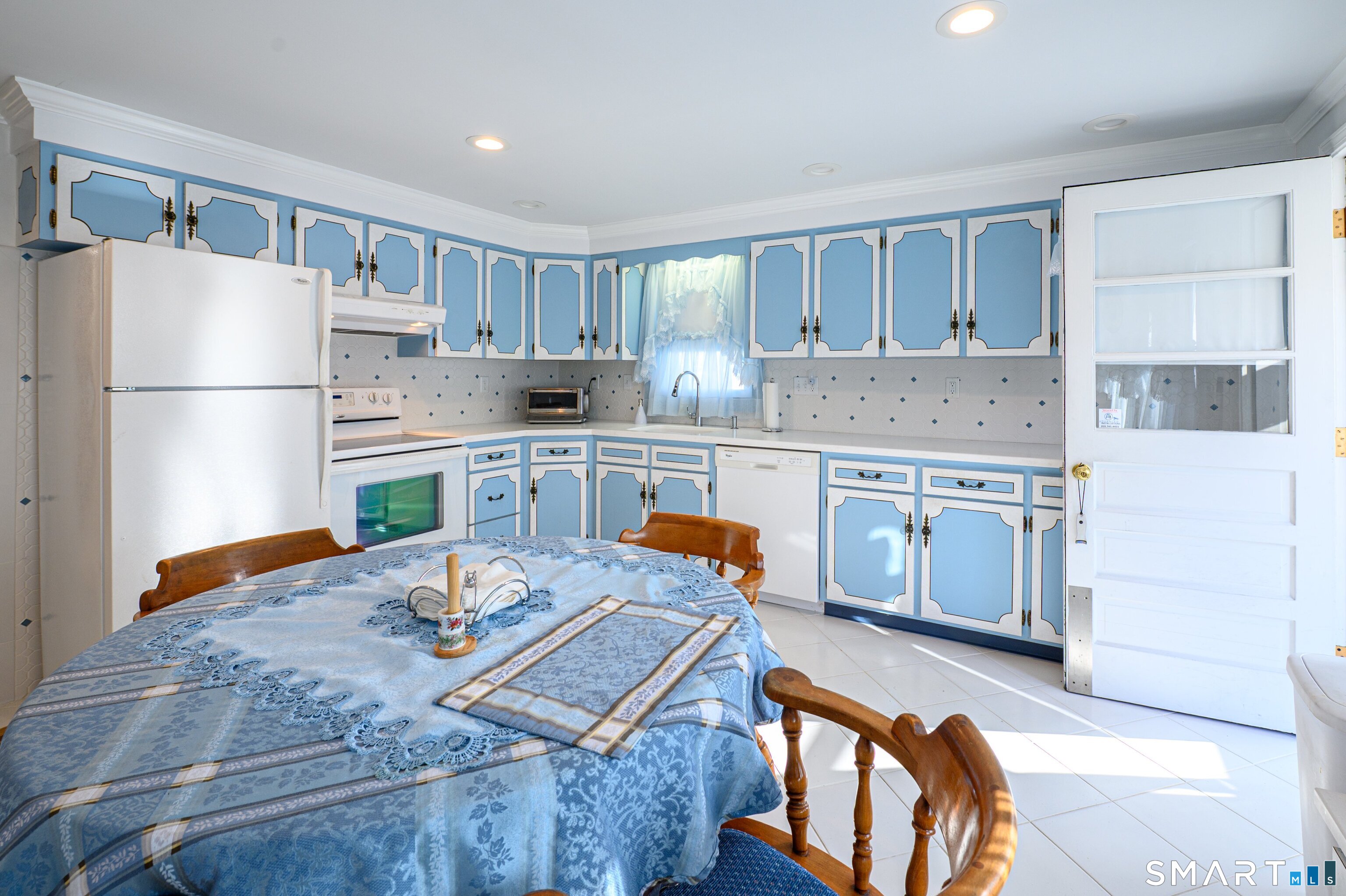 25 River Road East Haven CT 06512