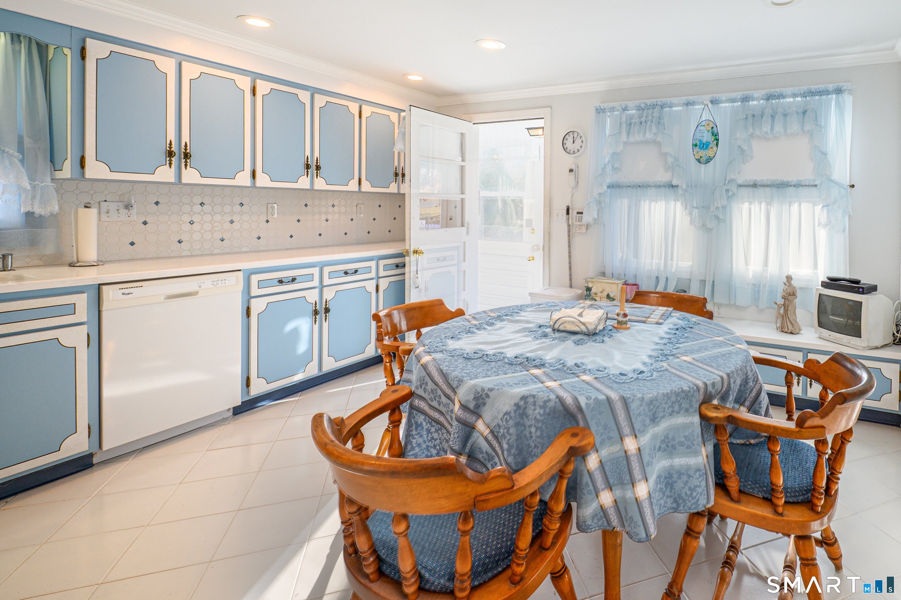 25 River Road East Haven CT 06512