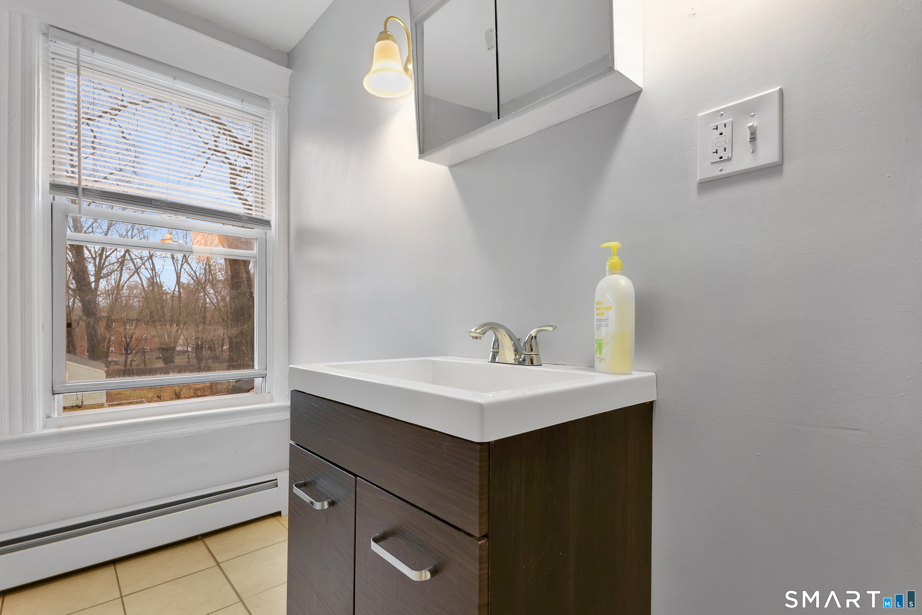 382 Vine Street Hartford CT 06112
